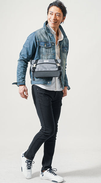 メンズにおすすめの日本製白シャツとデニムジャケットを合わせたカジュアルコーデ