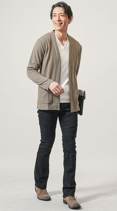 おすすめの黒ブーツカットパンツのメンズコーデ