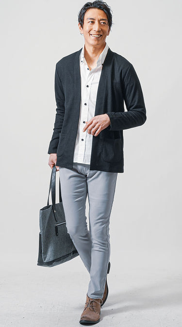 ライトグレーパンツ×カーディガンの春メンズコーデ