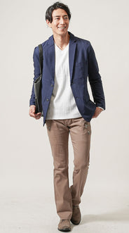 おすすめのブーツカットパンツのメンズコーデ