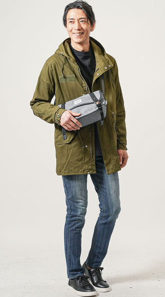 メンズにおすすめのモッズコートとデニムを合わせた秋のカジュアルコーデ