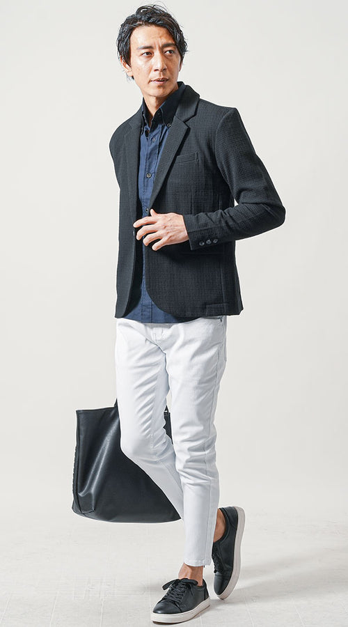 黒テーラードジャケット×ネイビーブロードシャツのインナーコーデ