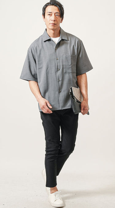 夏に合う黒パンツのメンズコーデ例