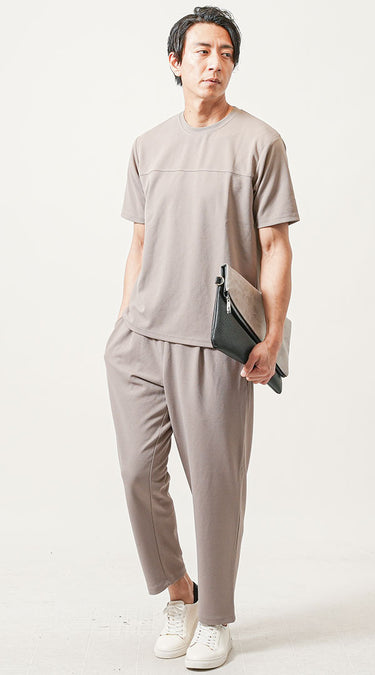 メンズにおすすめのベージュセットアップのコーデ例