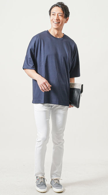 メンズにおすすめの白スキニーパンツの夏コーデ例