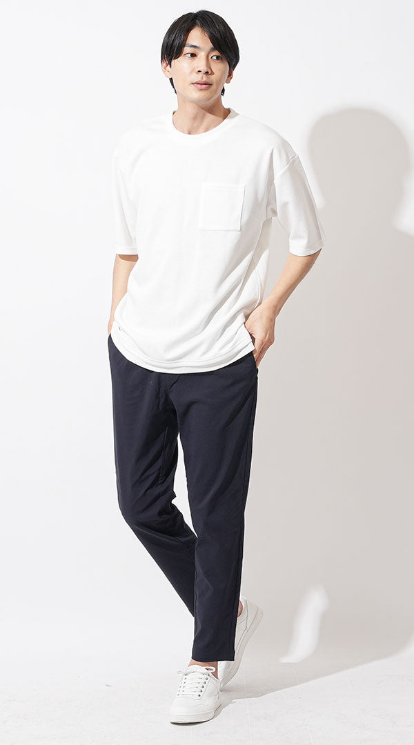 【20代】白クルーネックTシャツ　黒チノパンツ　白スニーカー　snp_no0654