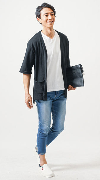 メンズの夏におすすめの五分袖カーディガンを使った清涼感と清潔感のある着こなし