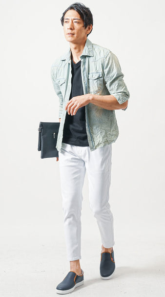 爽やかな印象を作るデニムシャツ×テーパードパンツ