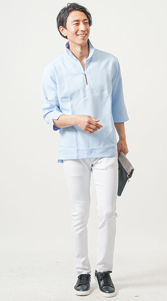白パンツ×サックスブルーシャツの爽やかな春夏メンズコーデ