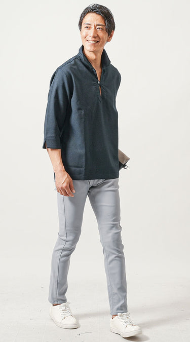 ライトグレーパンツ×シャツの夏メンズコーデ