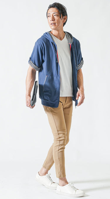 夏らしい印象のあるネイビー夏パーカーの夏コーデ