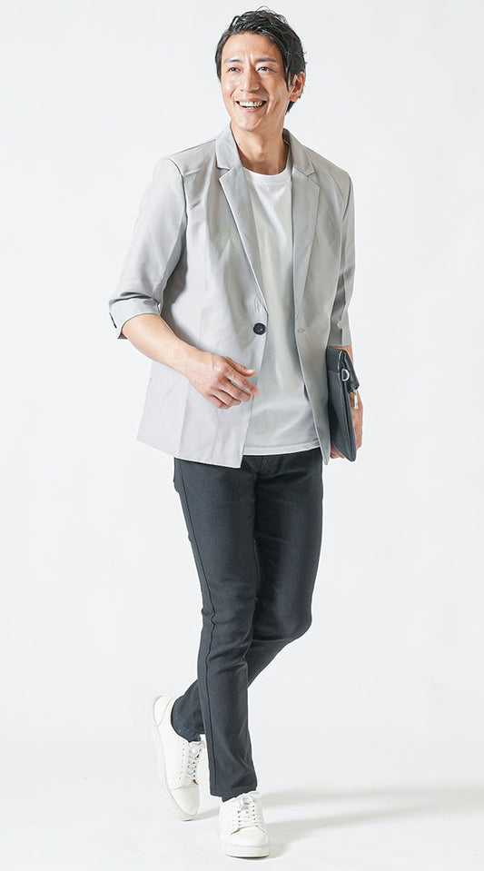 グレーテーラードジャケット　白半袖Tシャツ　黒テーパードパンツ　snp_nu0361