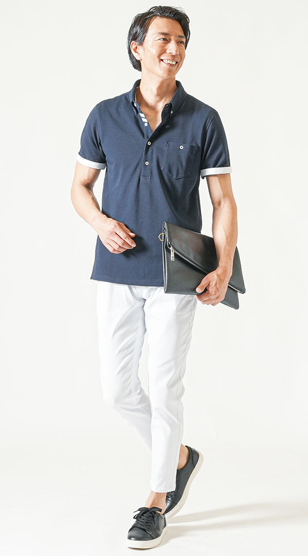 40代メンズ夏の3点コーデセット　ネイビー半袖ポロシャツ×ネイビー半袖Tシャツ×白アンクルチノパンツ