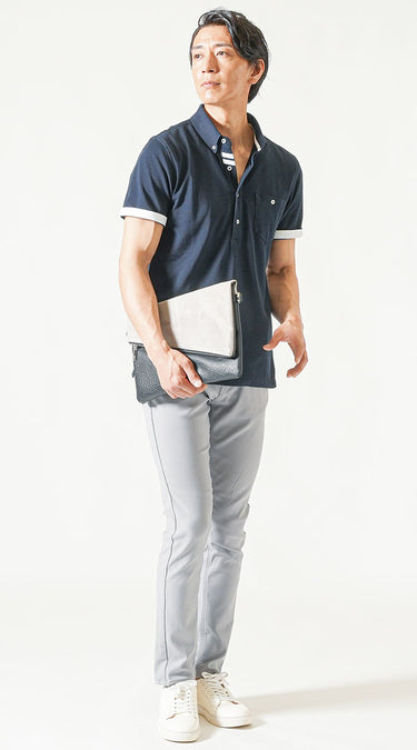 ライトグレーパンツ×ポロシャツの夏メンズコーデ