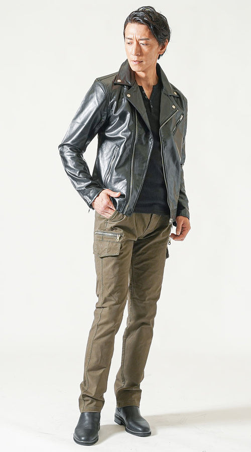 ワイルドなレザーコーディネート