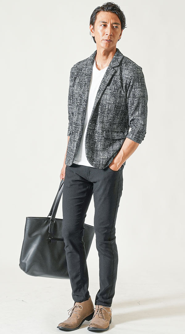 黒のズボンに合う服を使ったコーデ