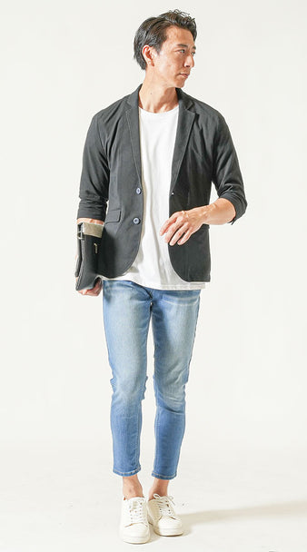 メンズにおすすめの七分袖ジャケットとクラッチバッグを使った夏のデニムコーディネート