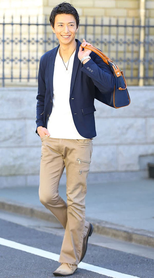 ネイビージャケット　白カットソー　ベージュチノパンツ　ベージュブーツ　snp_jm0124