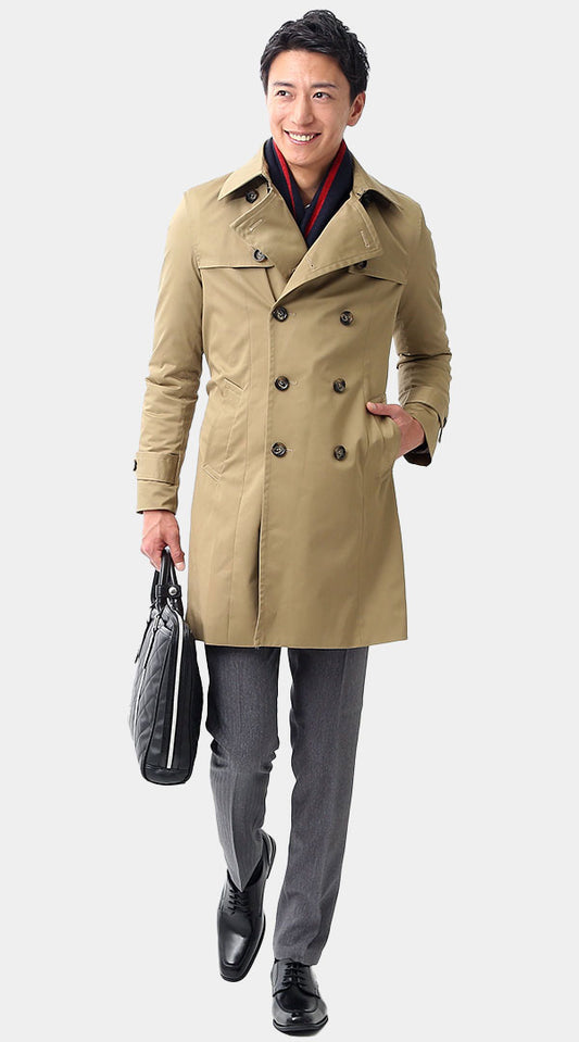 ベージュトレンチコート×ネイビーレッドストライプマフラー　biz16-17aw_2361