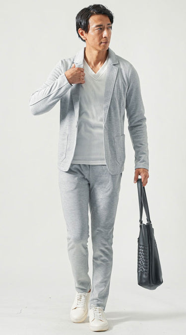 グレーセットアップスタイルが決まる！自然とカッコよく見えるグレーセットアップ×インナーコーデ例