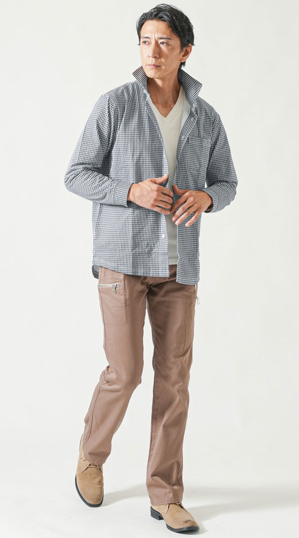 黒チェック長袖ホリゾンタルシャツ　ベージュブーツカットフレアカーゴパンツ　ベージュブーツ　snp_pz0305