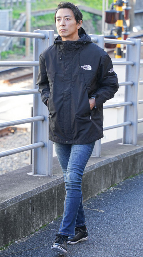 マウンテンパーカーに合うズボンコーデ