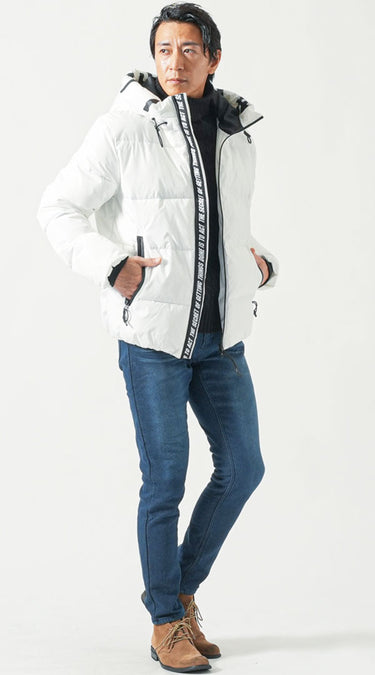 インナーに黒を使った50代男性におすすめのちょいワルファッションコーディネート例