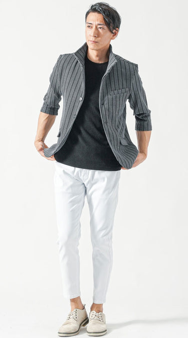 夏におすすめの白アンクルパンツとグレースニーカーを合わせたコーディネート