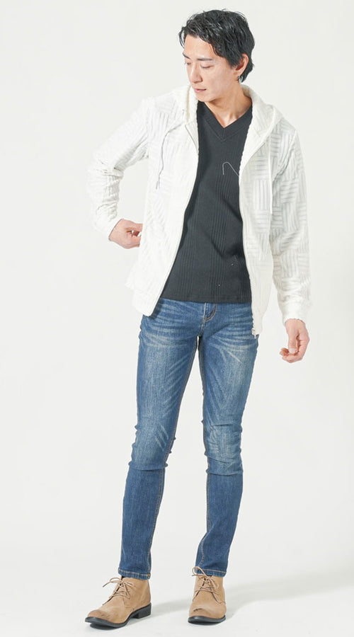 パーカー×デニムパンツコーデ