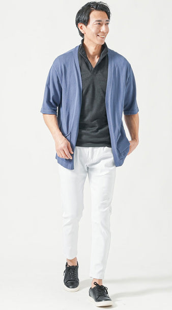 軽やかなブルーを取り入れたコーディネート