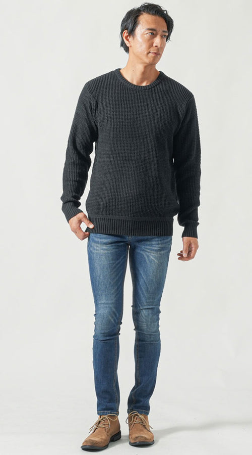 メンズにおすすめの黒ニット×パンツのコーデ