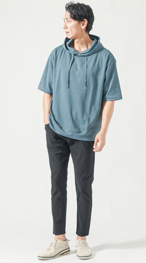 メンズのおしゃれな夏パーカーコーデ