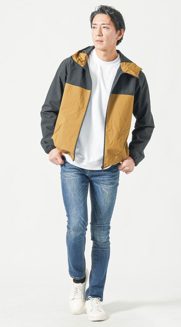 40代メンズにおすすめのバイカラーマウンテンパーカーとデニムのアウトドアコーデ
