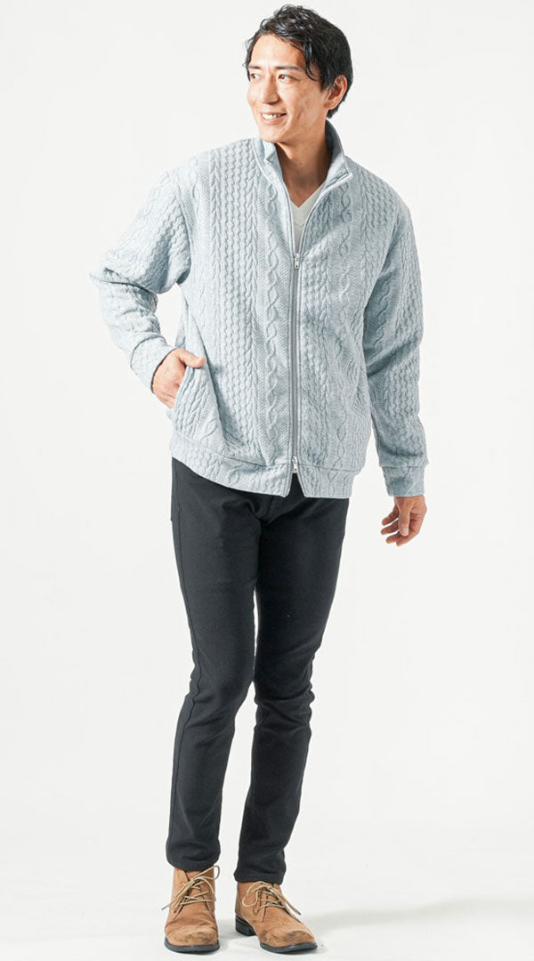 秋の公園や街歩きデートにぴったりなケーブル編みブルゾンと黒パンツのNGを避けたメンズコーデ