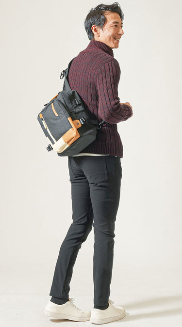 40代メンズにおすすめの黒ボディバッグを使った秋コーディネート