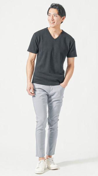 メンズにおすすめの汗が目立たない黒Tシャツを使ったシンプルな夏コーデ