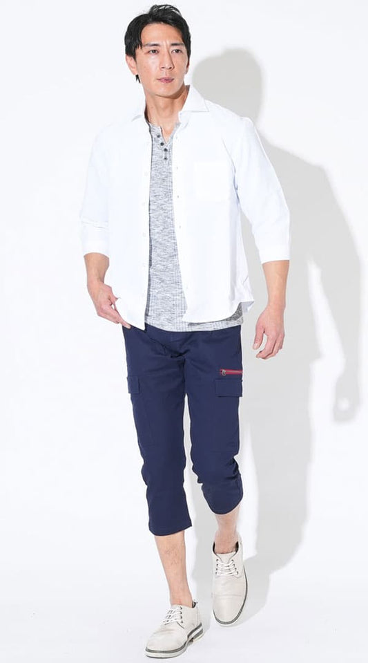 白接触冷感パナマ織り7分袖ホリゾンタルカラーシャツ　杢ブラックヘンリーネック半袖Ｔシャツ　ネイビーサイドジップストレッチスキニーチノカーゴクロップドパンツ　グレースエードシューズ　snp_qs0781