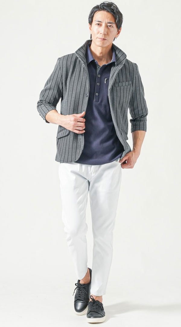 グレー七分袖スタンドカラージャケット　ネイビー半袖七分袖ポロシャツ　白スキニーテーパードアンクルチノパンツ　黒スニーカー　snp_pq1342