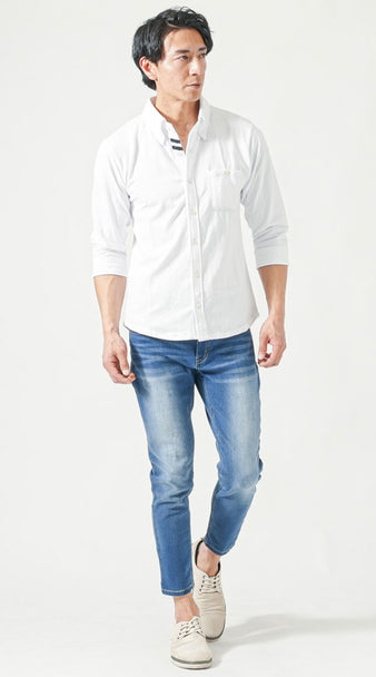 鹿の子素材の白ポロシャツとデニムを合わせた、夏のメンズデート服コーディネート。清潔感とTPOを両立したきれいめカジュアルスタイル