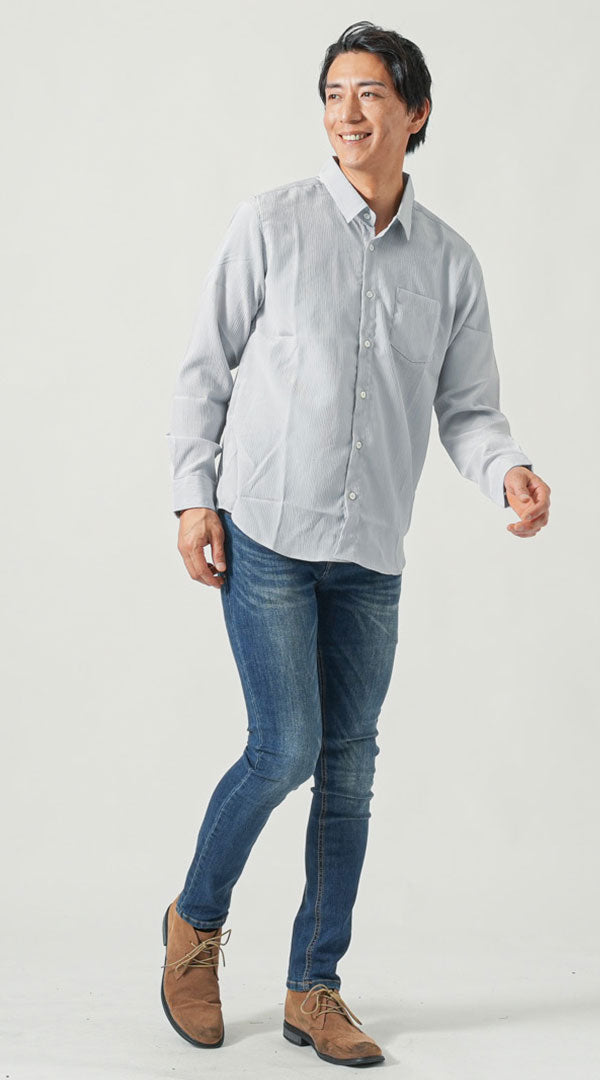春デートの服装例:爽やかなストライプシャツとデニムの定番コーデで好印象を狙う男性ファッション