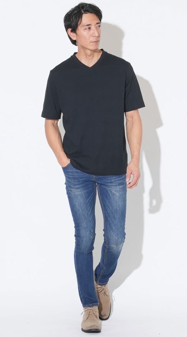 黒ジャケット専用インナークールマックスVネック半袖Tシャツ　ネイビー美シルエットテーパードストレッチデニムパンツ　ベージュシューズ　snp_qv0963