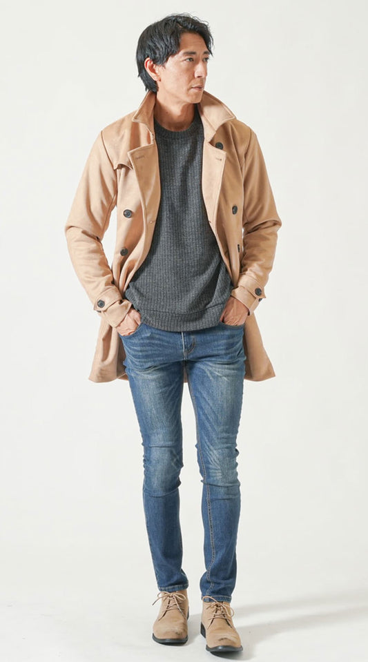 ベージュコート　ワッフルブラックニットソートレーナー　ネイビーデニムパンツ　ベージュブーツ　snp_qc0387