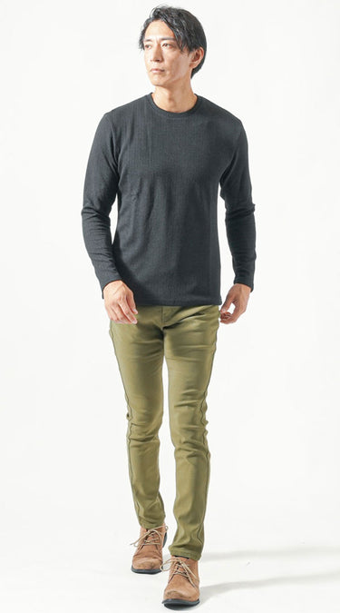 カーキスキニーパンツ×ブーツコーデ