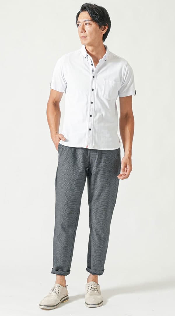 白半袖ボタンダウンシャツ　グレーストレッチアンクルパンツ　グレーシューズ　snp_py1238