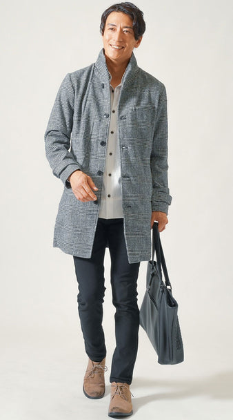 メンズにおすすめのグレンチェックコートと白シャツを合わせたビジカジコーディネート