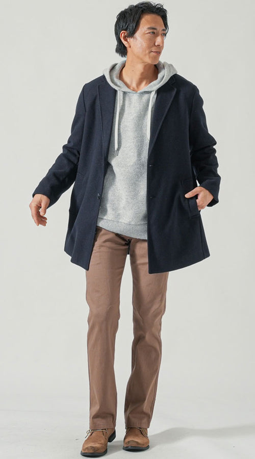 パーカーで着崩すきれいめカジュアル