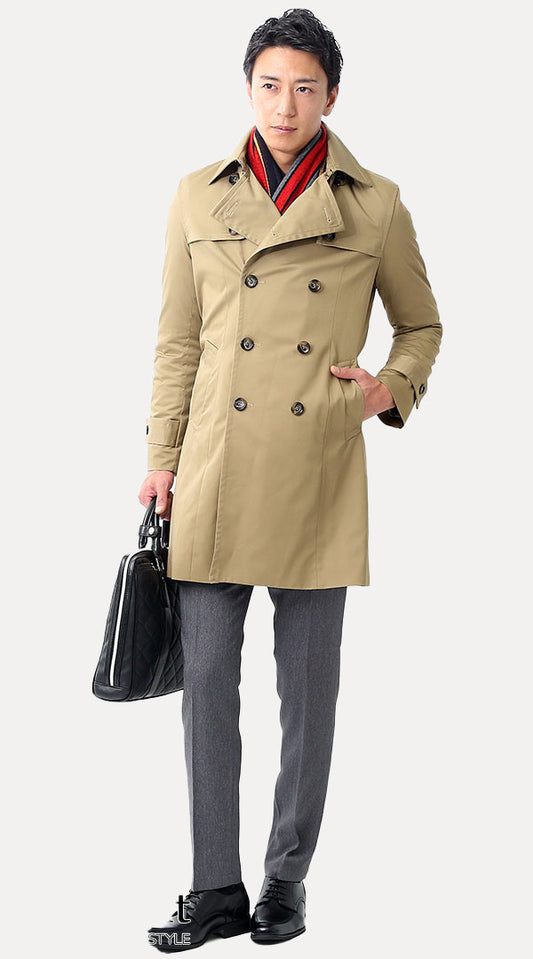 ベージュトレンチコート×ネイビーレッドストライプマフラー　biz16-17aw_2353