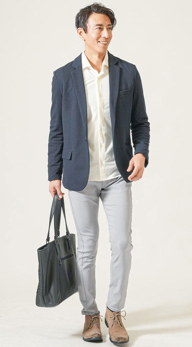 ライトグレーパンツ×カジュアルジャケットの春メンズコーデ