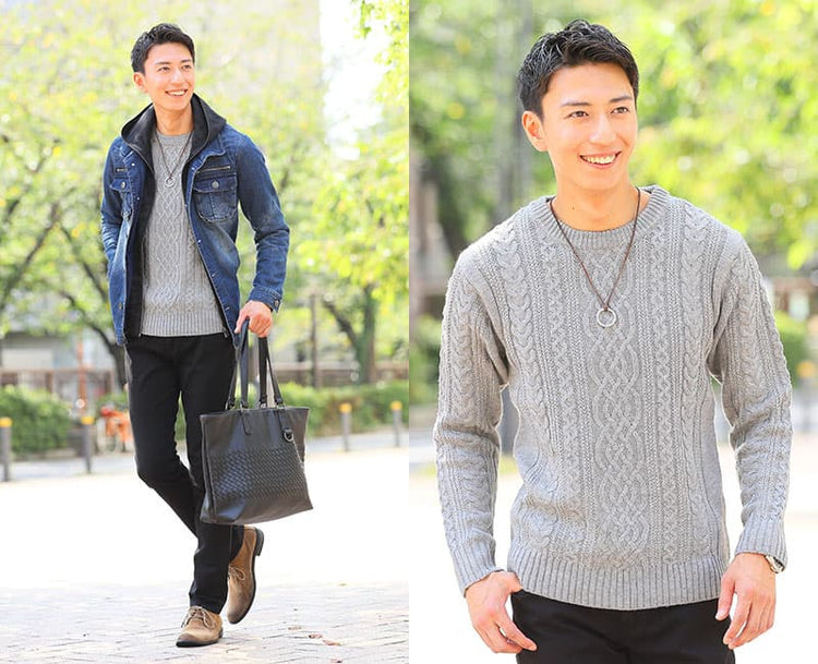 グレーケーブルニット