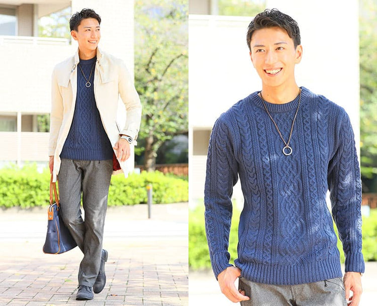 ブルー（ネイビー）ケーブルニット